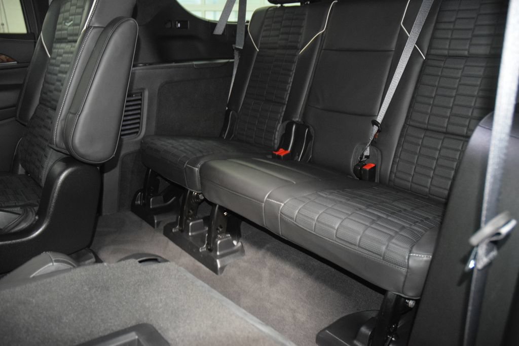 Used 2024 Cadillac Escalade ESV Premium Luxury Platinum AWD/4WD image 38