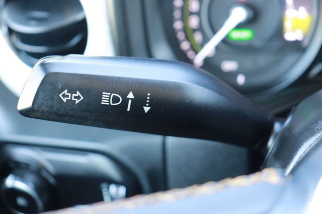 Used 2024 Jeep Wrangler Sahara image 23