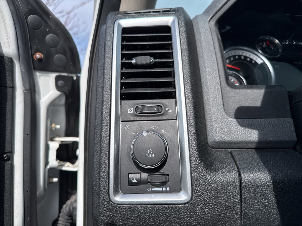 Used 2014 RAM 2500 Power Wagon w/ Luxury Group image 29