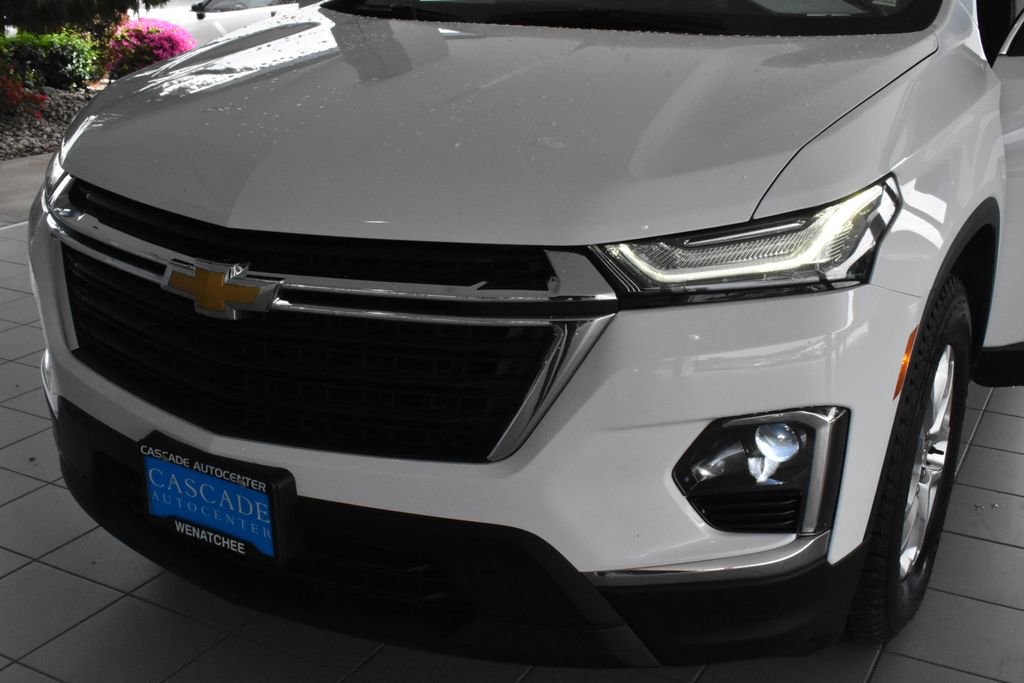 Used 2022 Chevrolet Traverse LS AWD/4WD image 10