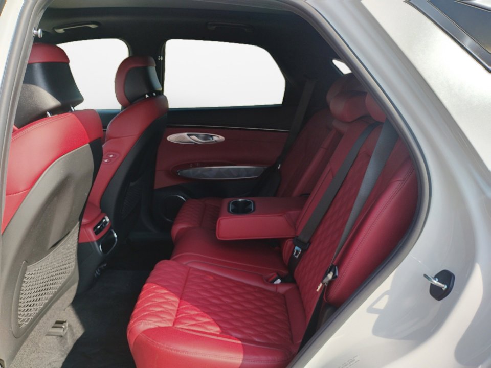 Used 2025 Genesis GV70 3.5T Sport w/ Sport Advanced Package image 16