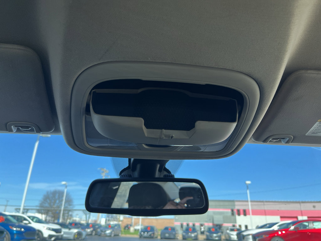 Used 2016 Chrysler 200 Limited w/ Convenience Group image 21