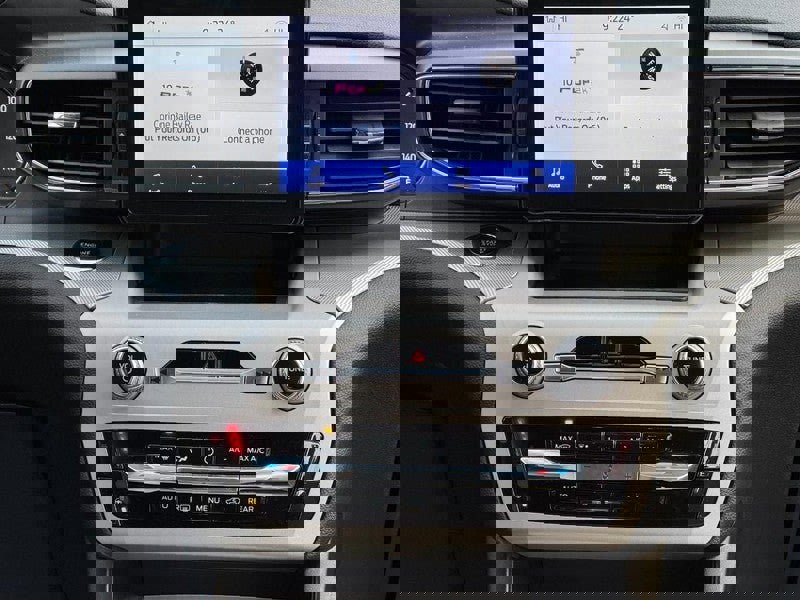 Used 2024 Ford Explorer XLT w/ Equipment Group 202A image 14