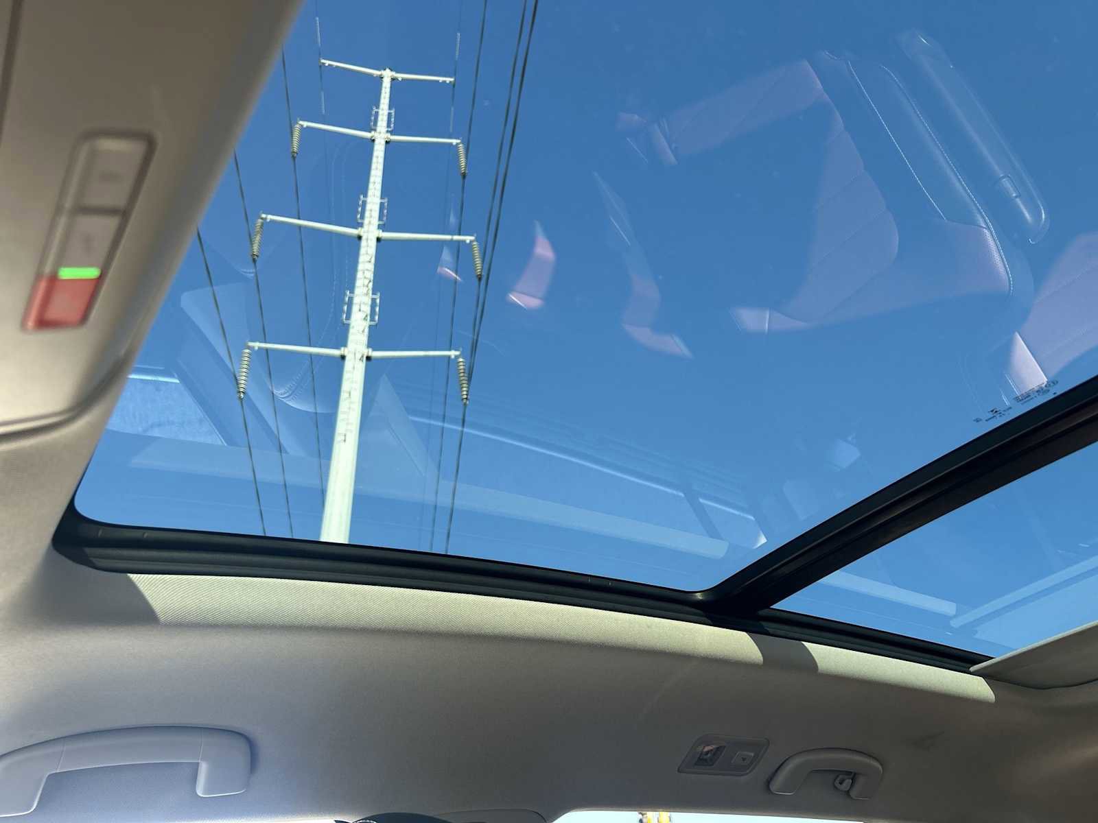 Used 2021 Volkswagen Atlas SEL Premium image 18