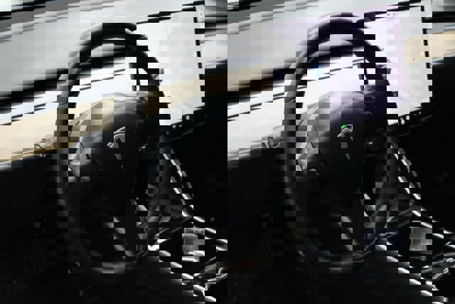 Used 2018 Tesla Model 3 Long Range image 10