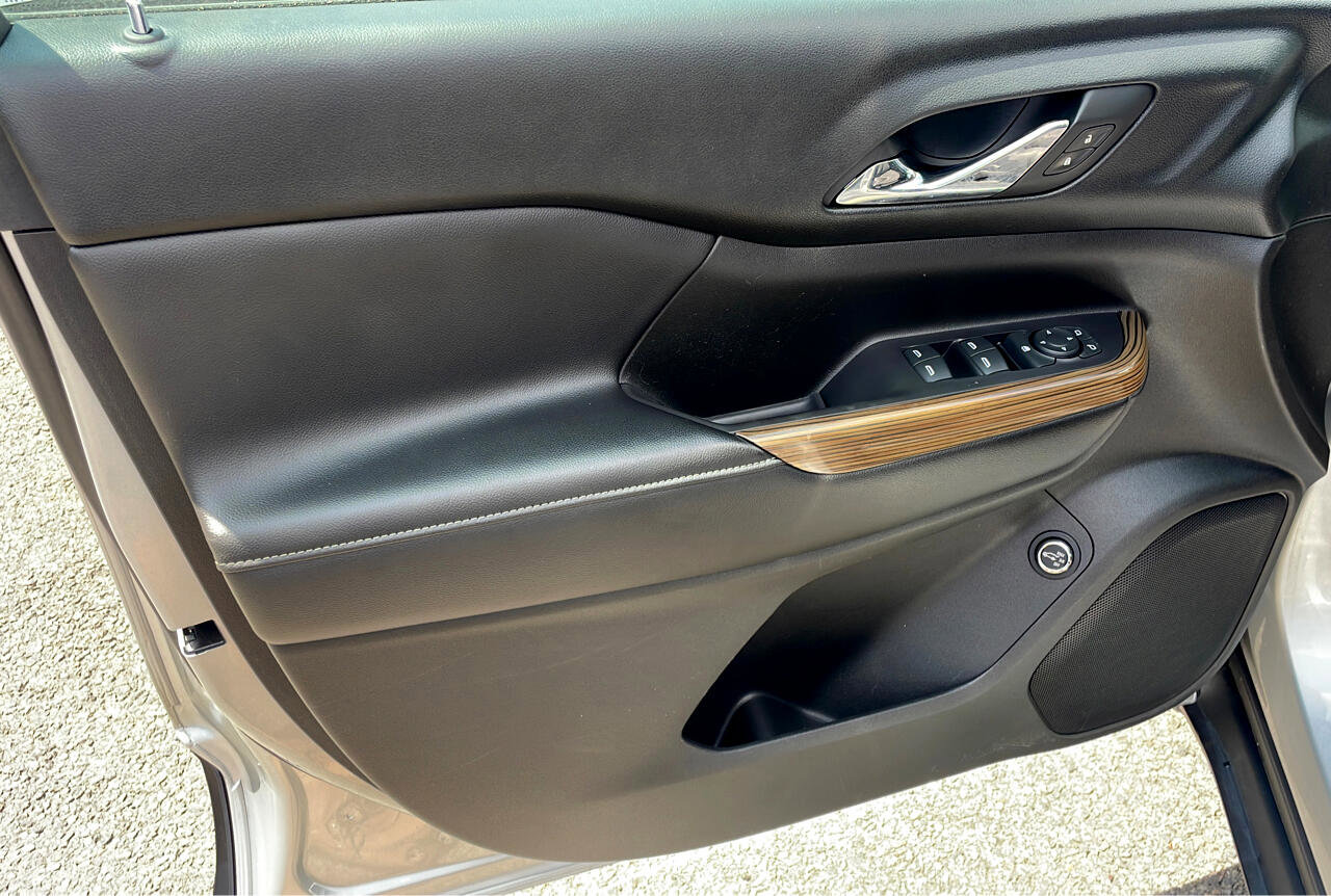 Used 2018 GMC Acadia SLE image 10