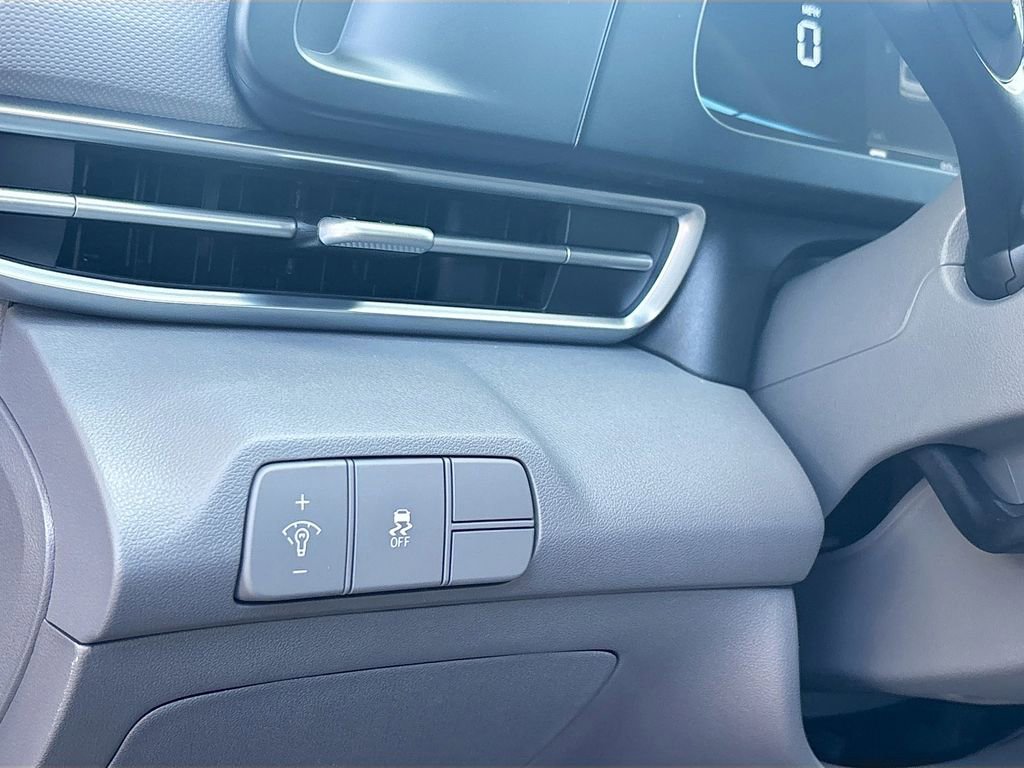 New 2025 Hyundai Elantra Sport image 10