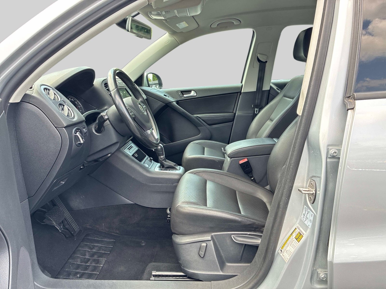 Used 2017 Volkswagen Tiguan S AWD/4WD image 22
