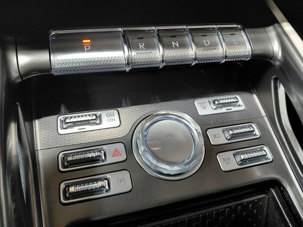 Used 2025 Lincoln Nautilus Premier image 29