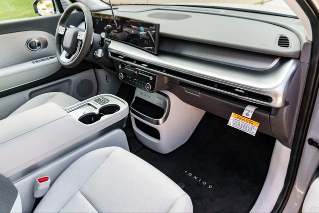 New 2026 Hyundai Ioniq 9 SE AWD/4WD image 25