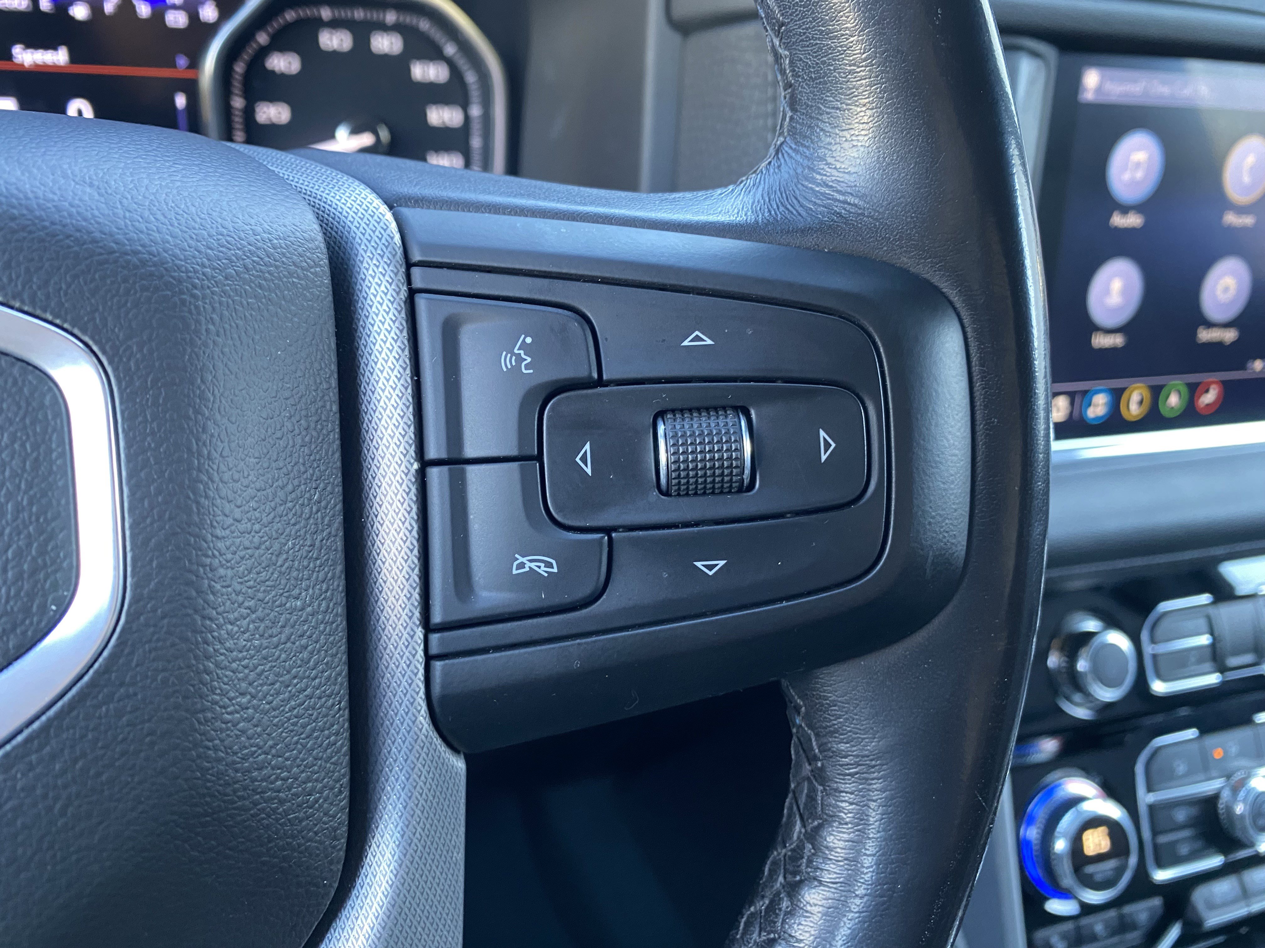 Used 2021 GMC Yukon Denali w/ Denali Premium Package image 21