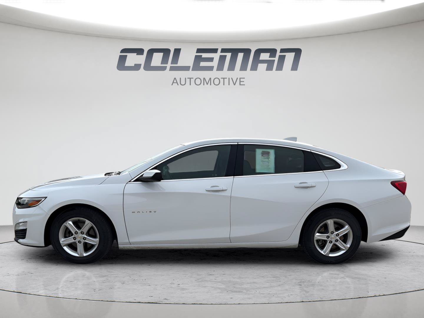 Used 2024 Chevrolet Malibu LT FWD image 2