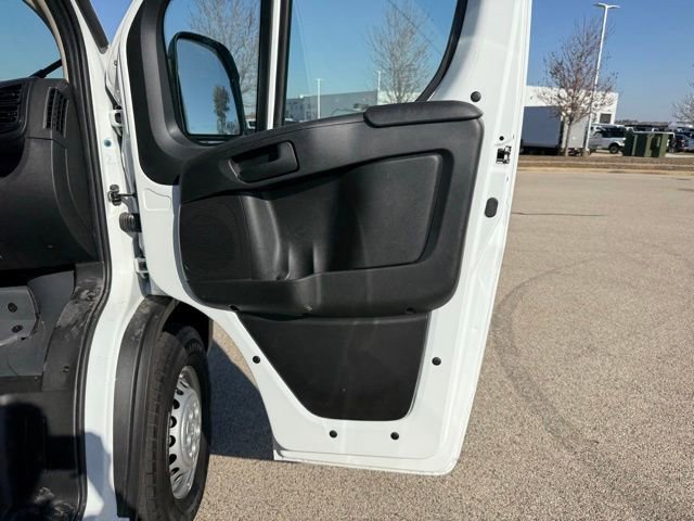 Used 2025 RAM ProMaster 2500 w/ Convenience Group image 9