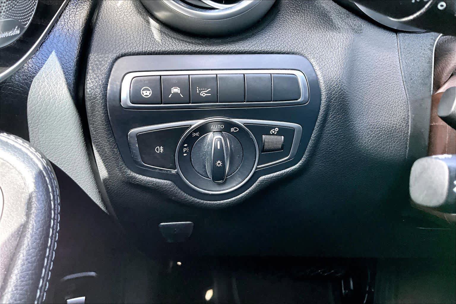 Used 2017 Mercedes-Benz GLC 300 4MATIC image 34