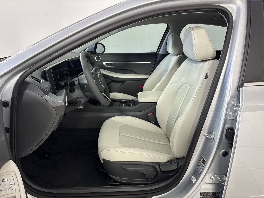 New 2026 Hyundai Sonata SE FWD image 13