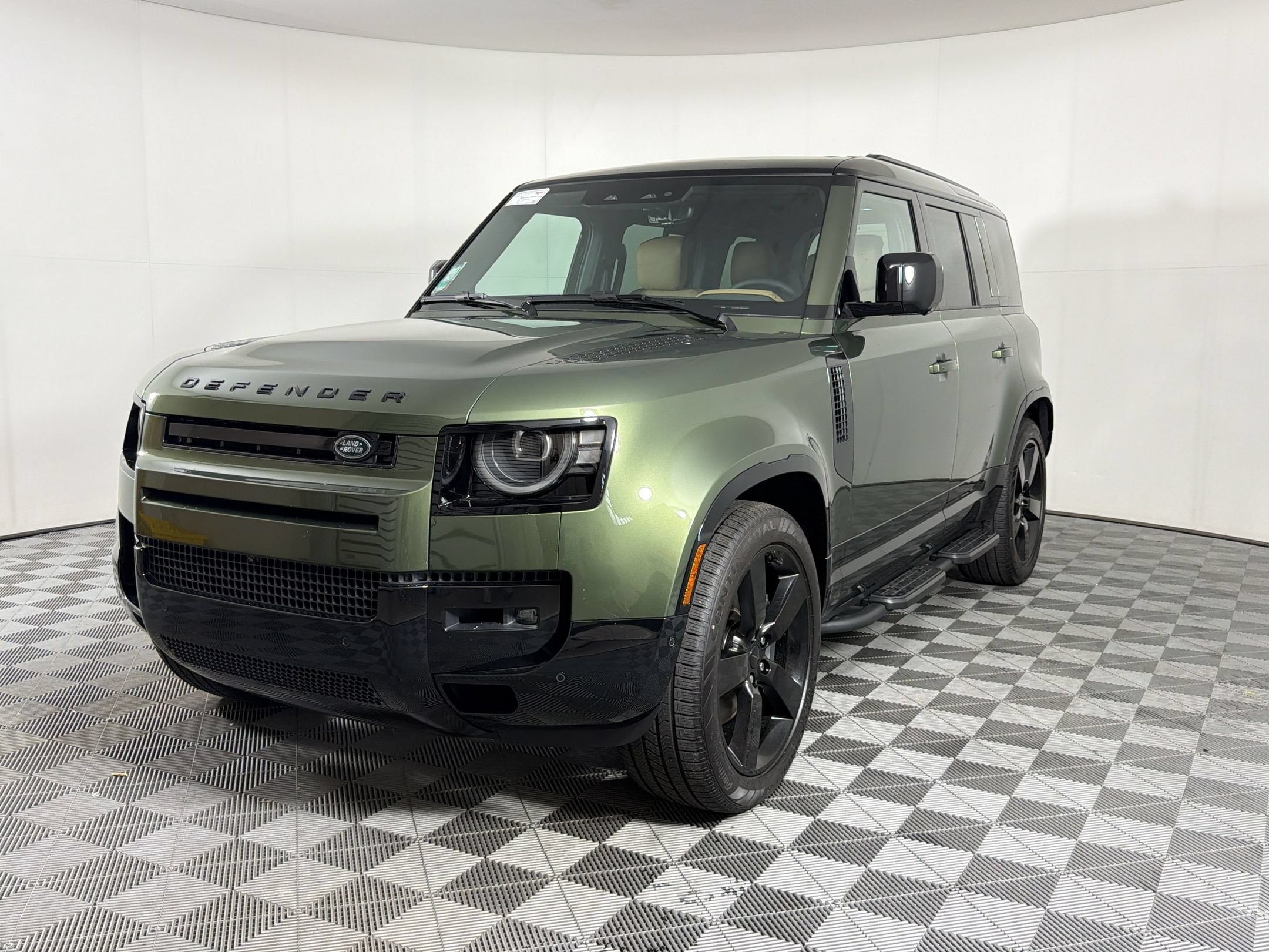New 2026 Land Rover Defender 110 X-Dynamic SE AWD/4WD image 1