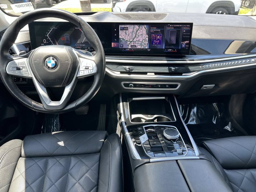 Used 2023 BMW X7 xDrive40i w/ Climate Comfort Package AWD/4WD image 9