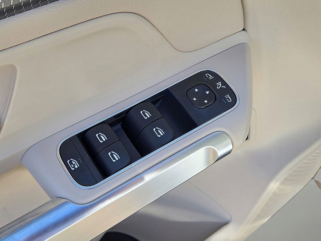 Used 2021 Mercedes-Benz GLB 250 GLB 250 image 22