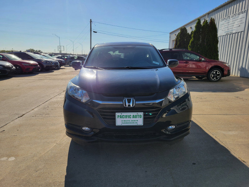 Used 2017 Honda HR-V EX image 2