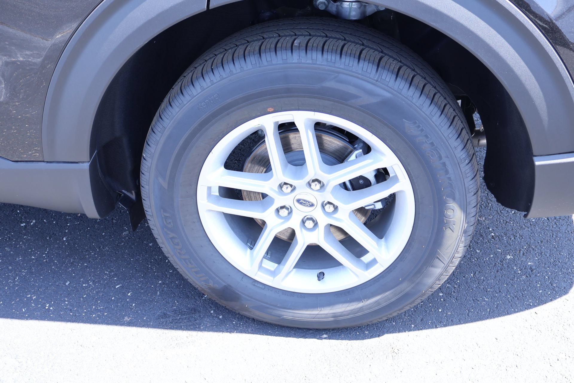 New 2026 Ford Explorer Active RWD image 20