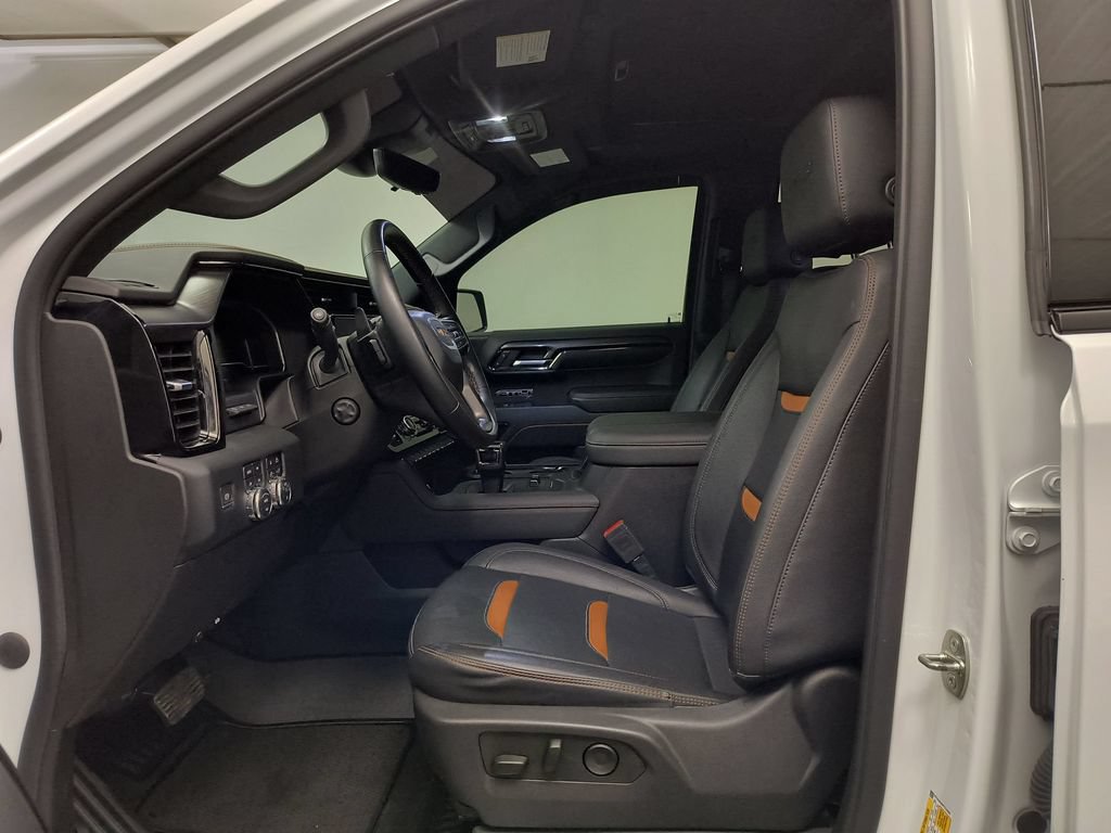 Used 2023 GMC Sierra 1500 AT4 w/ AT4 Premium Package AWD/4WD image 5