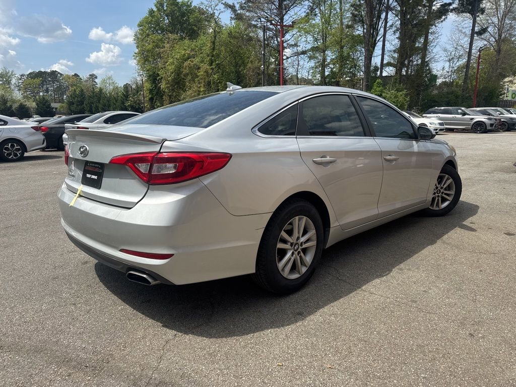 Used 2017 Hyundai Sonata SE w/ Cargo Package image 3