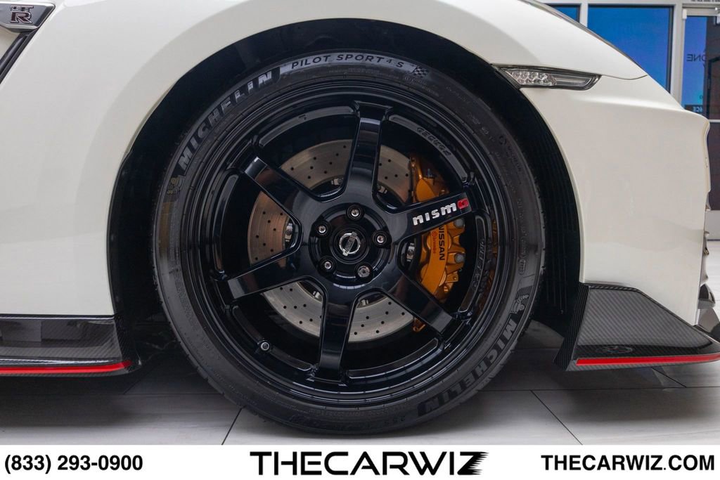 Used 2018 Nissan GT-R NISMO AWD/4WD image 40