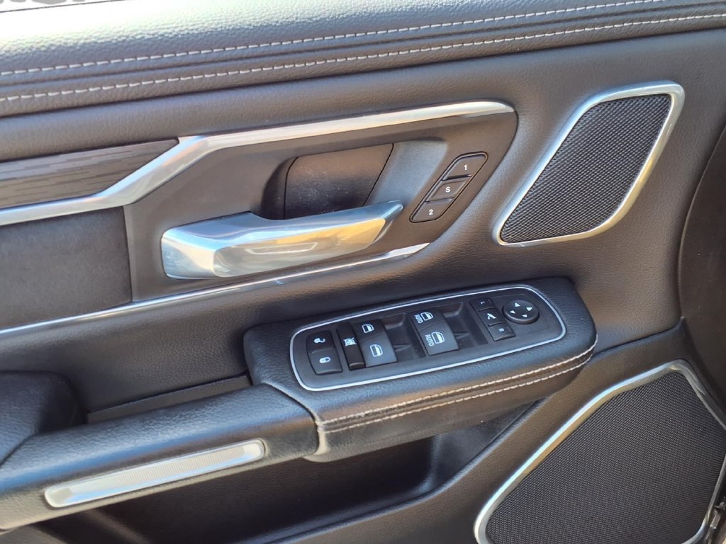 Used 2023 RAM 1500 Laramie AWD/4WD image 16