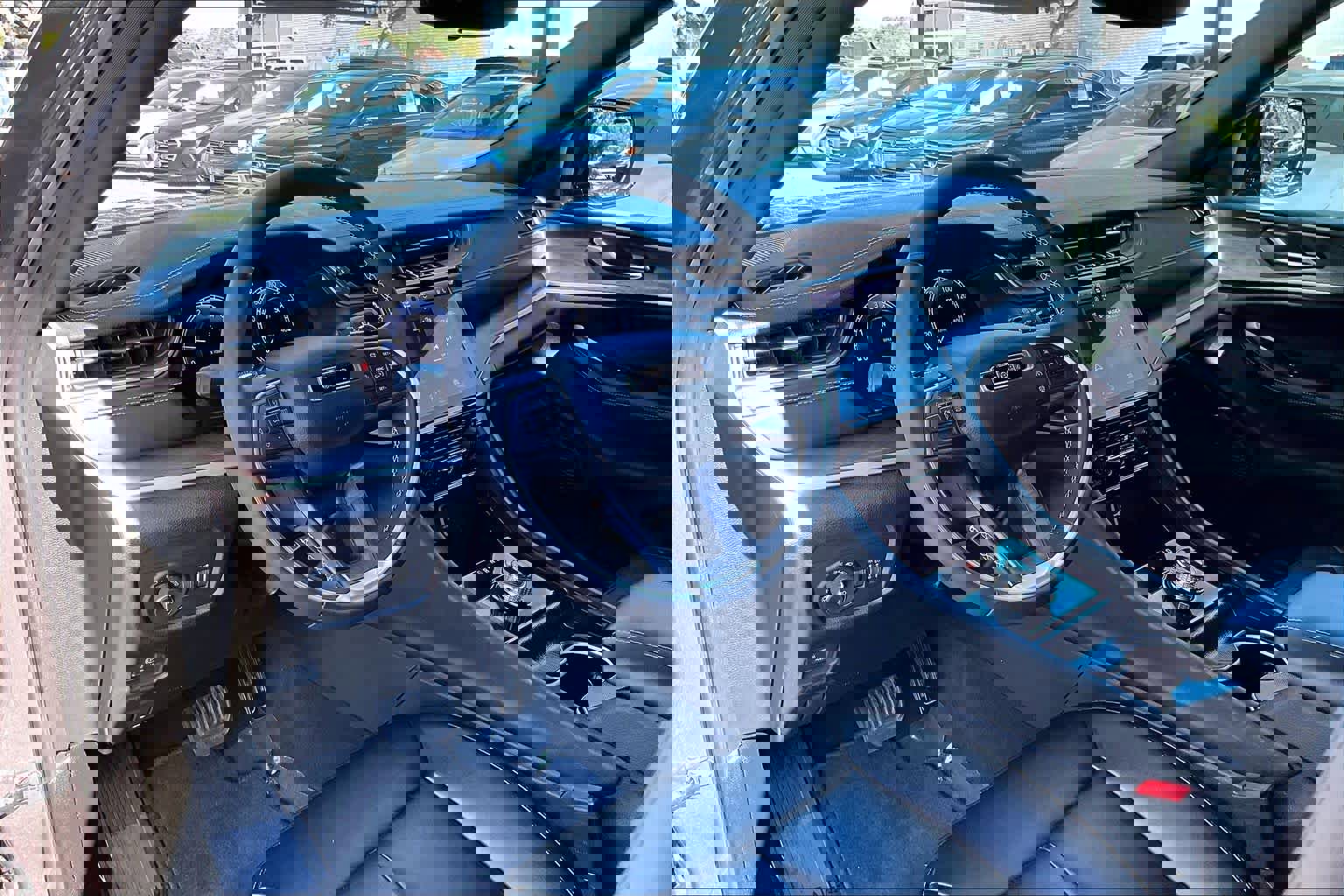 Used 2024 Jeep Grand Cherokee L Limited w/ Black Appearance Package image 17