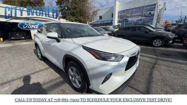 Used 2024 Toyota Highlander LE image 7