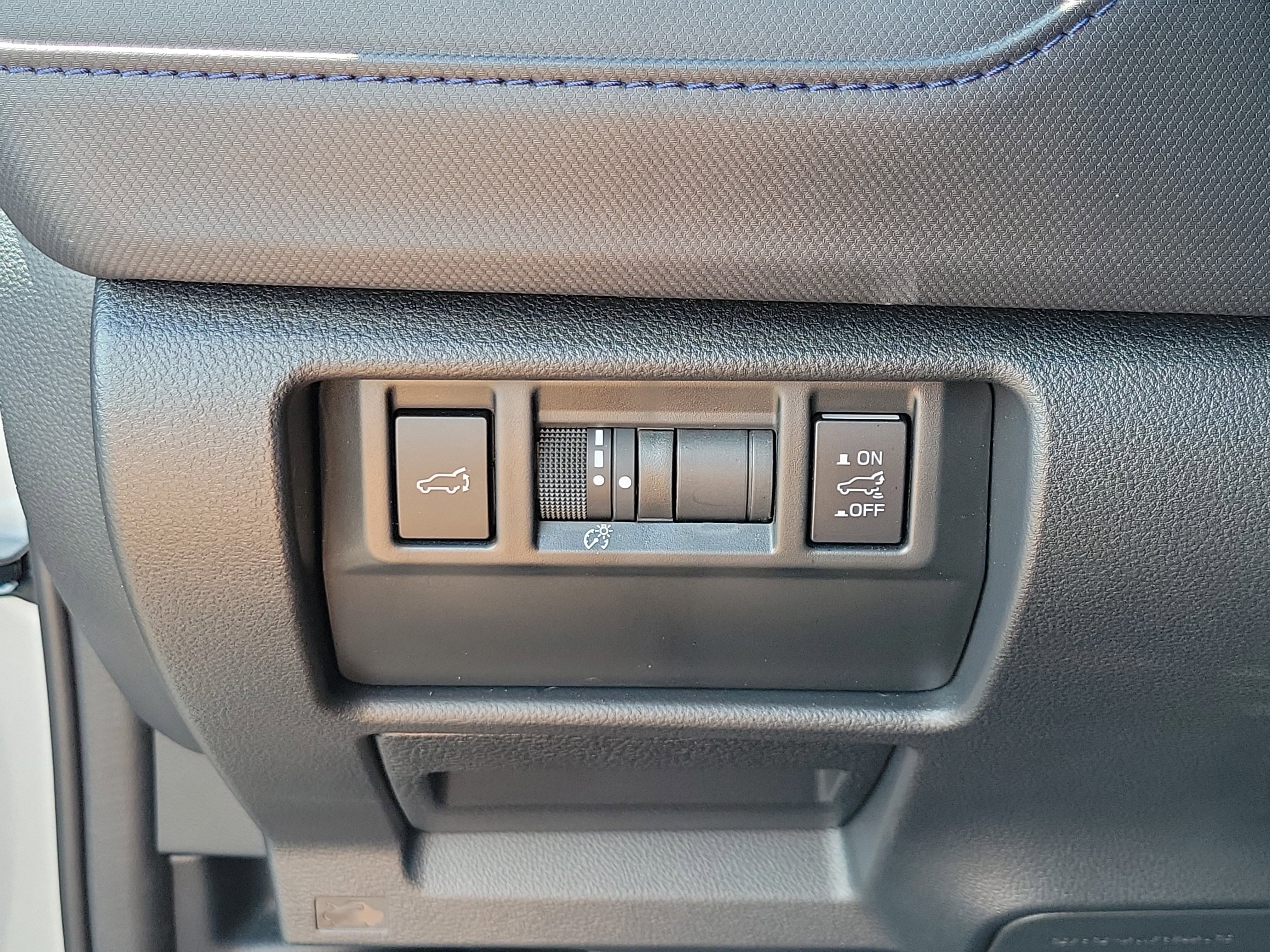 Certified 2025 Subaru Forester Limited image 27