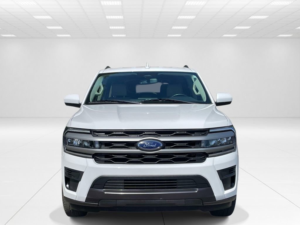 Used 2024 Ford Expedition Max XLT RWD image 2