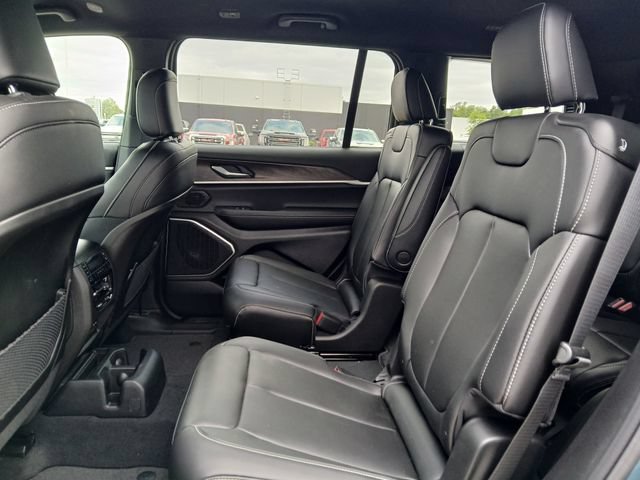 New 2026 Jeep Grand Cherokee L Limited w/ Trailer Tow Package AWD/4WD image 12