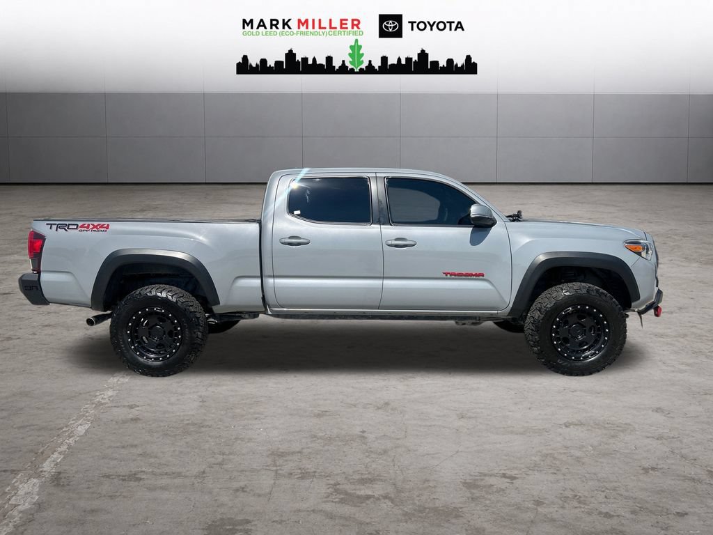 Used 2018 Toyota Tacoma TRD Off-Road w/ Technology Package AWD/4WD image 8