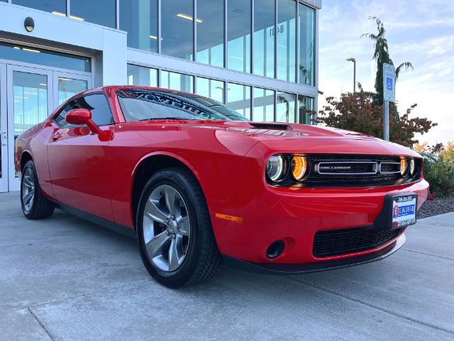 Used 2019 Dodge Challenger SXT image 10
