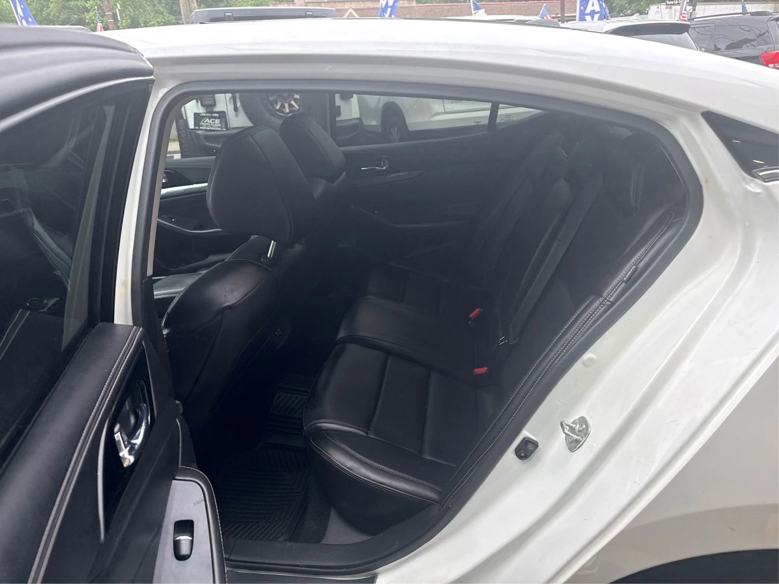 Used 2020 Nissan Maxima 3.5 SL w/ Floor Mat Group FWD image 10
