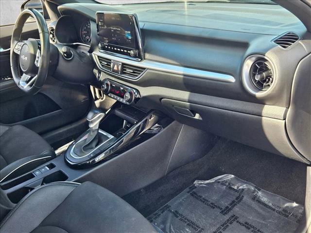 Used 2024 Kia Forte GT-Line w/ GT-Line Premium Package image 19