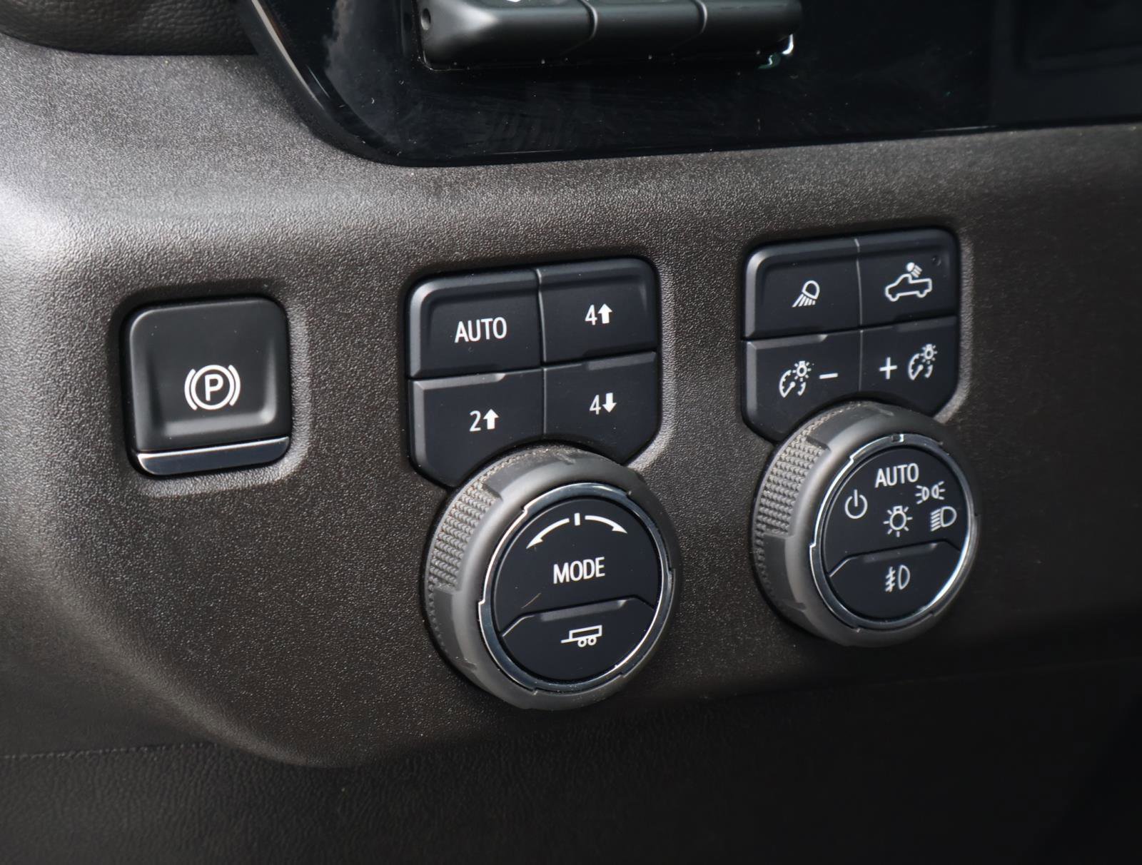 Used 2025 Chevrolet Silverado 3500 LTZ w/ LTZ Texas Edition image 25