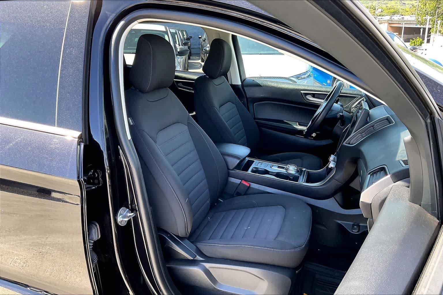 Certified 2024 Ford Edge SE w/ Black Appearance Package AWD/4WD image 13