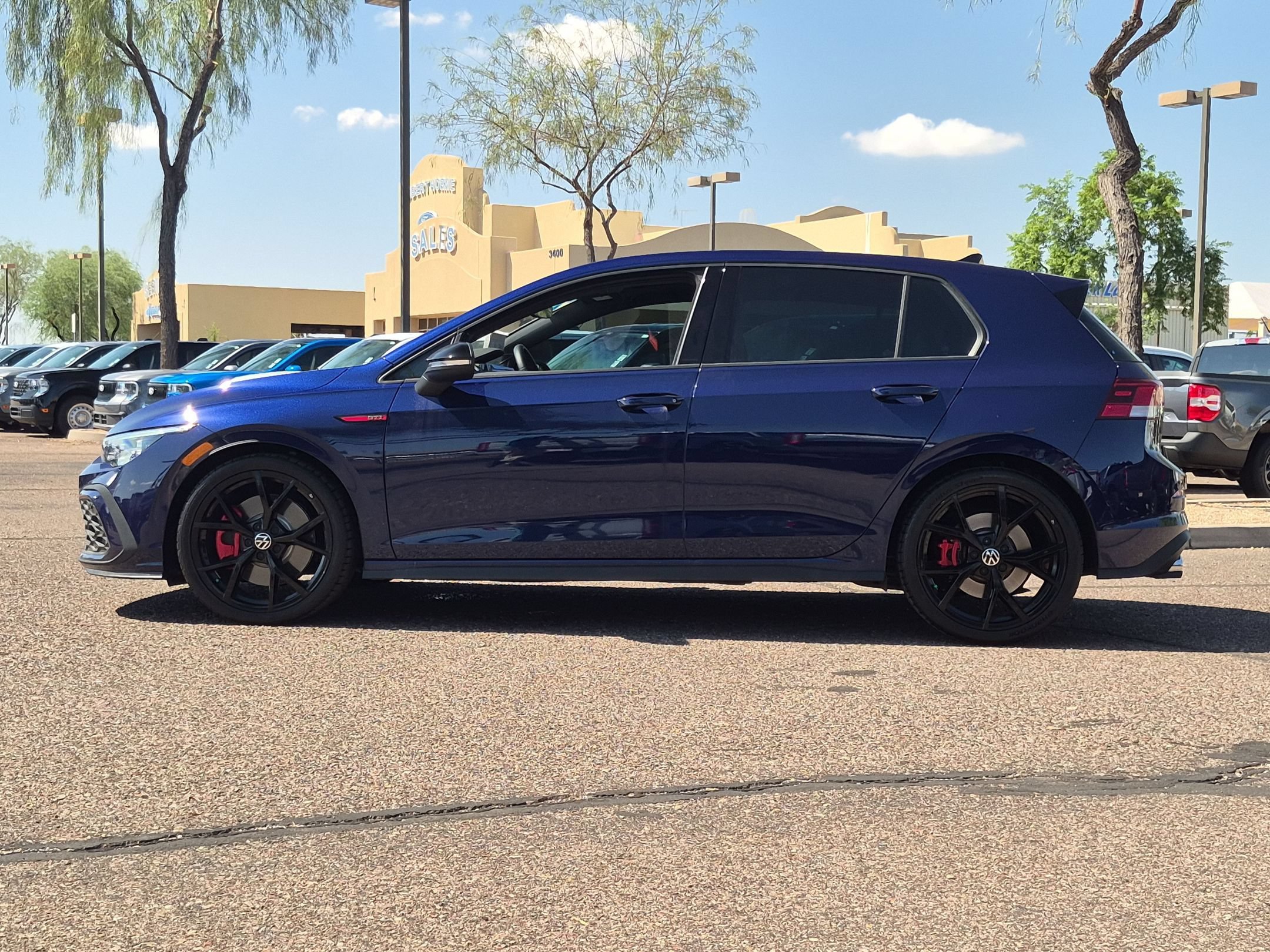 Used 2024 Volkswagen GTI SE FWD image 9