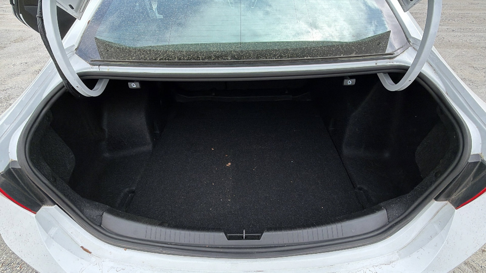 Used 2021 Chevrolet Malibu LS FWD image 13