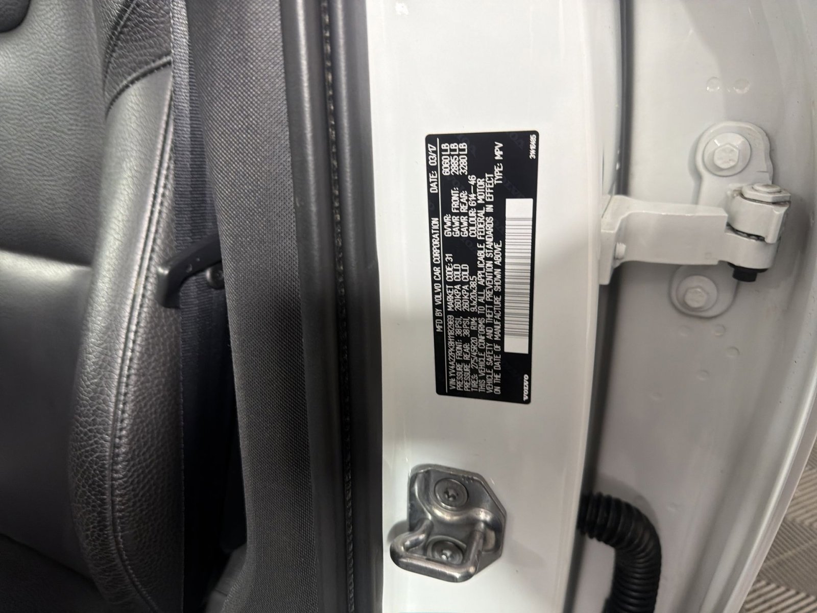 Used 2017 Volvo XC90 T6 Momentum w/ Vision Package image 30