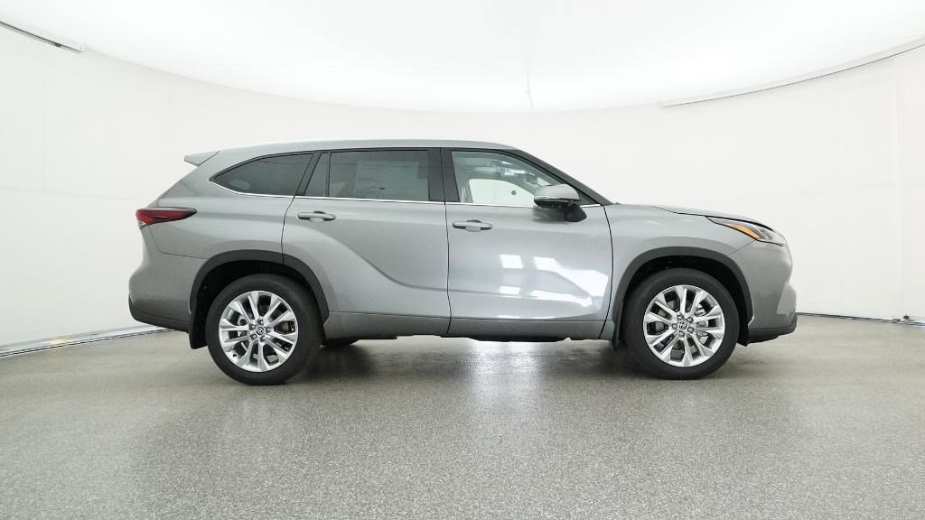 New 2025 Toyota Highlander Limited image 26