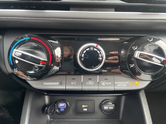 Used 2022 Hyundai Kona SE image 27