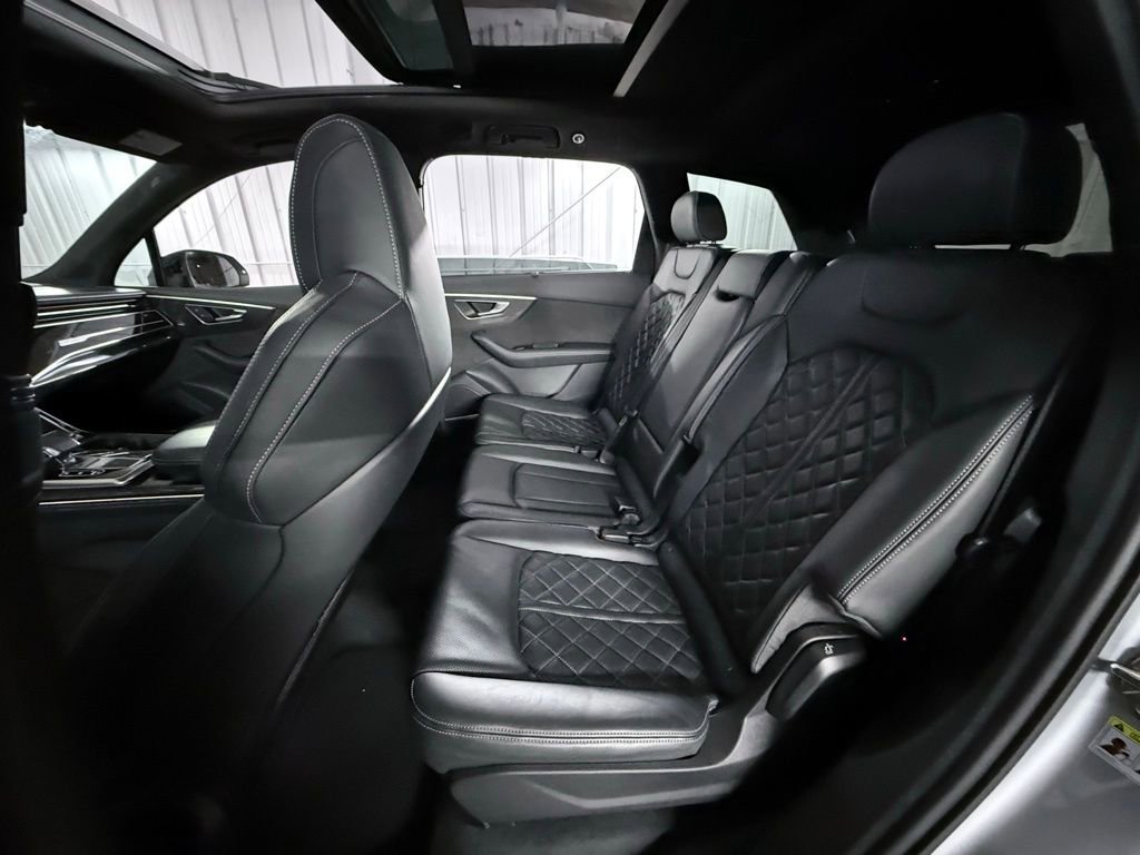 Used 2021 Audi SQ7 Premium Plus w/ Executive Package image 22