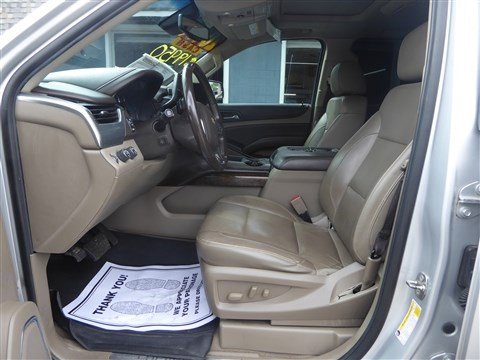 Used 2019 Chevrolet Suburban LT image 11