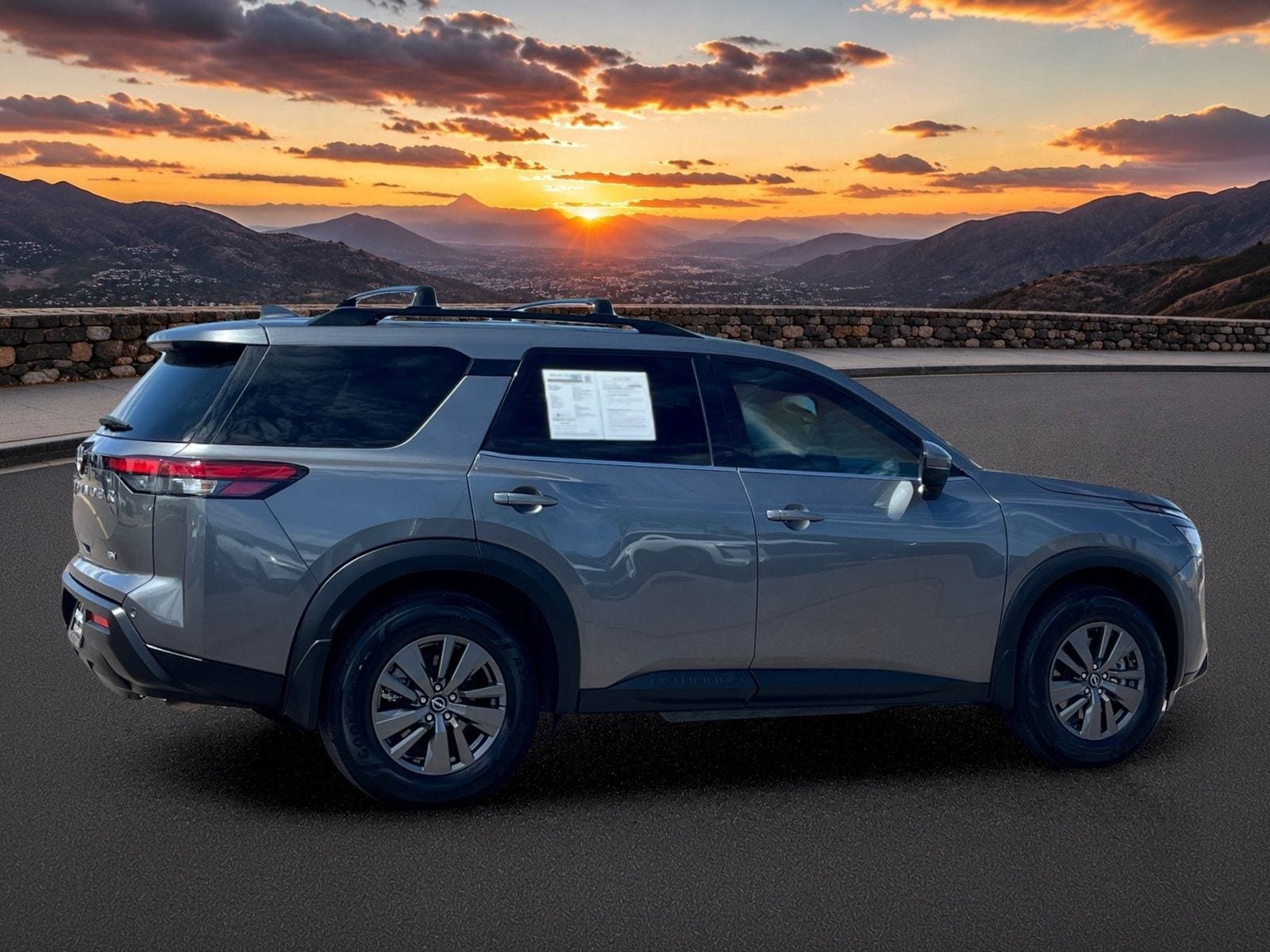 Used 2022 Nissan Pathfinder SV FWD image 5