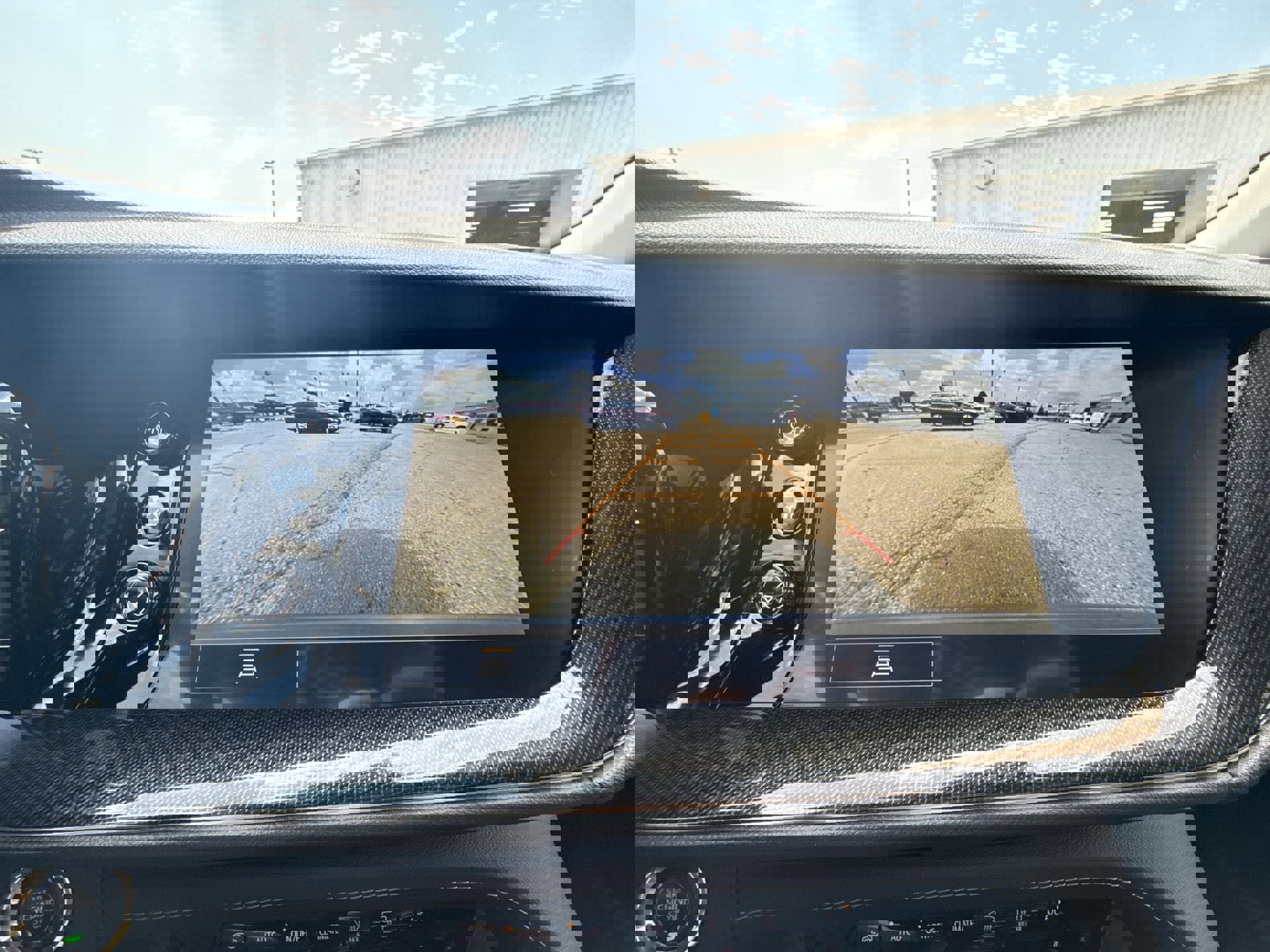 Used 2023 Buick Envision Essence image 14