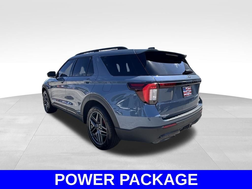Used 2025 Ford Explorer ST-Line w/ Premium Package image 7