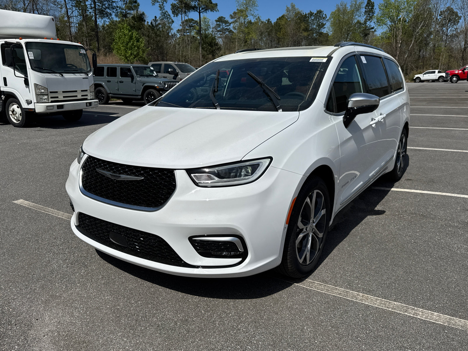 New 2026 Chrysler Pacifica Pinnacle FWD image 2